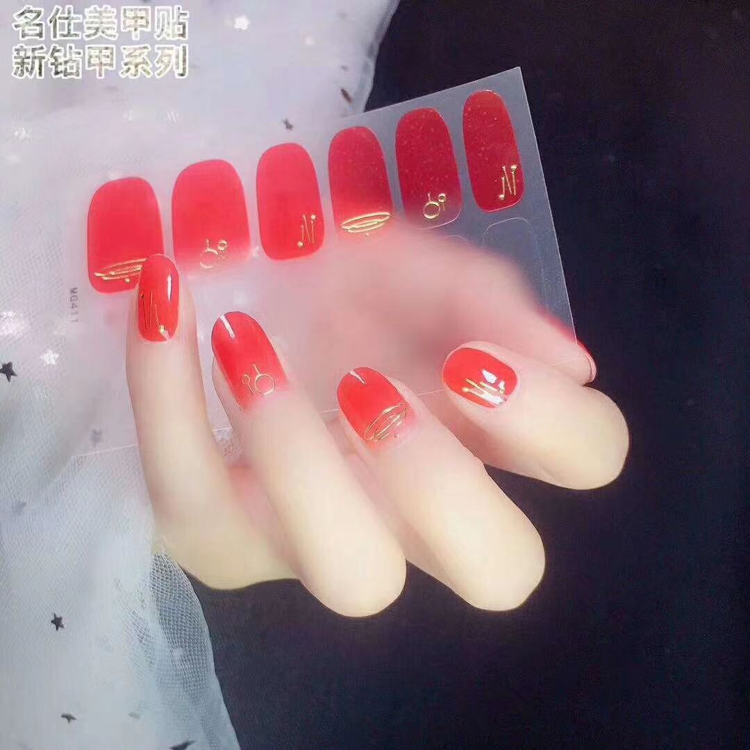 名仕美甲贴穿戴甲 比​美甲店​​划算