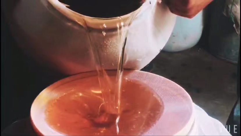 自己家蜂场 纯天然蜂蜜 花粉 蜂皇浆  蜂巢蜜  保纯 招代理
