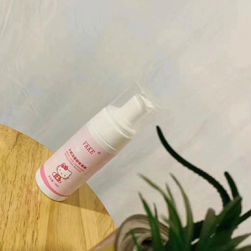 洁面慕斯，洗卸二合一，卸妆卸的特干净，牛奶味，去黑头，控油，