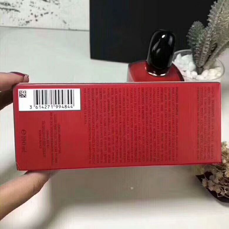 各种各样大牌口红护肤品比代购淘宝便宜一半，正品保证