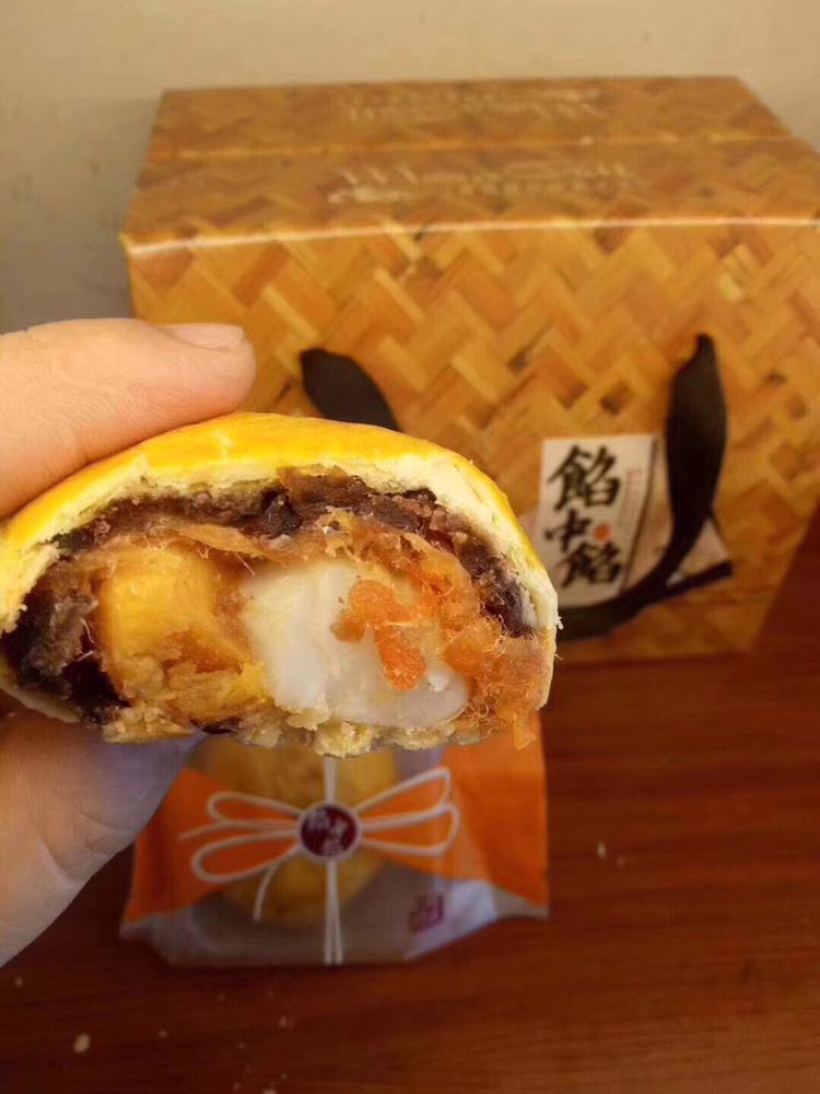 中秋馅中馅流心酥月饼免费招代理