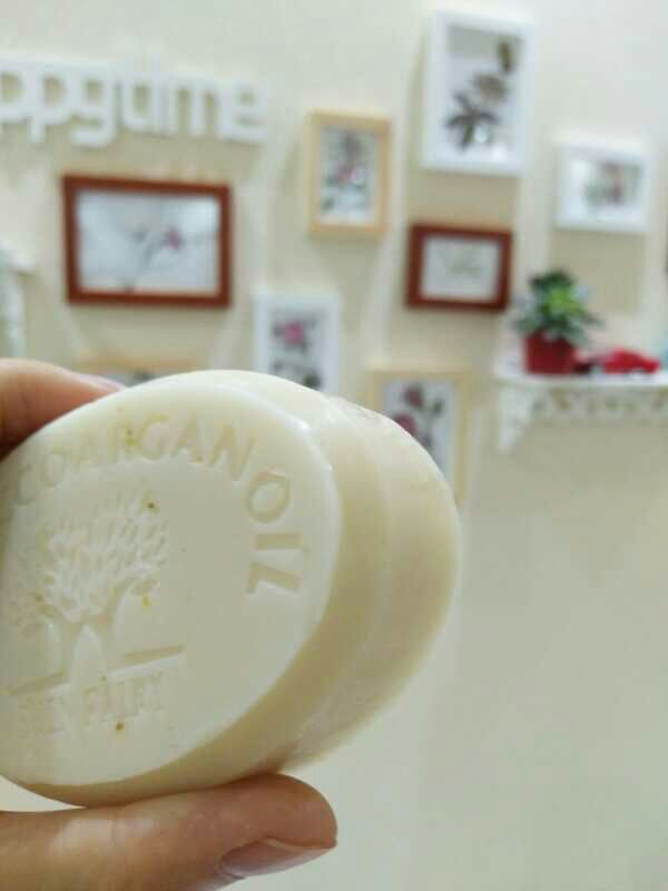 纯正蜂蜜 手工牛奶蜂蜜皂 蜂巢蜜 蜂皇浆