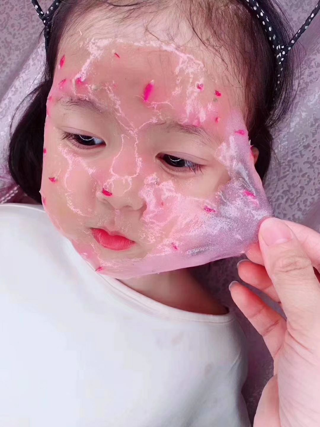 冰亦花瓣面膜冰亦花瓣面膜想了解的宝宝们可以vv我