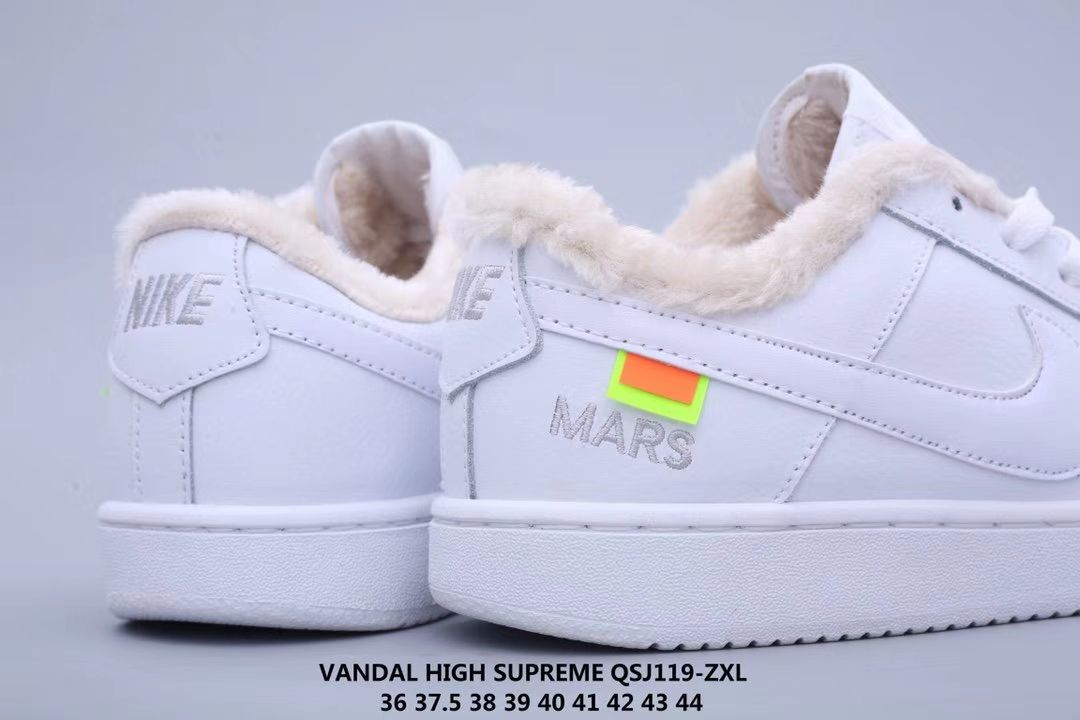 一手货源，诚招代理，潮服潮鞋，价格优惠，有图有货