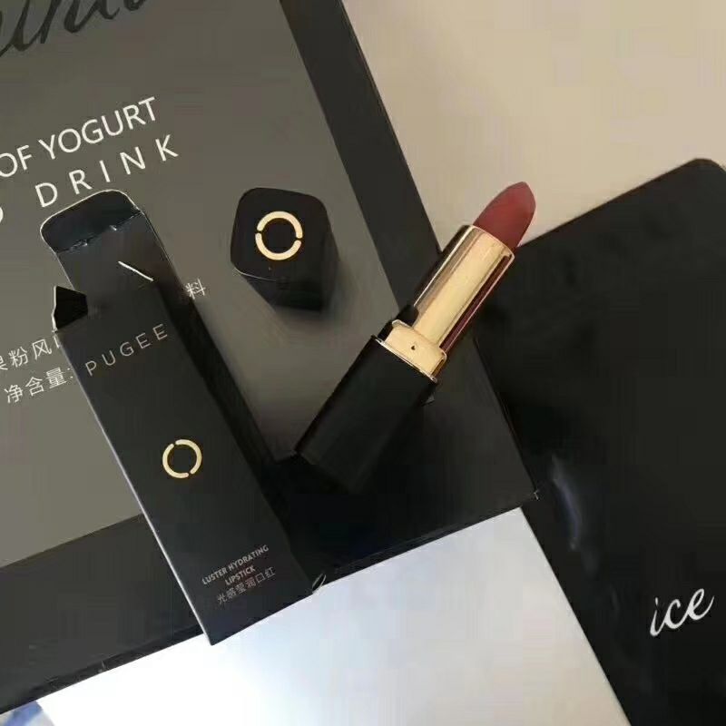 PUGEE 光感莹润口红 上色很ok 很水润