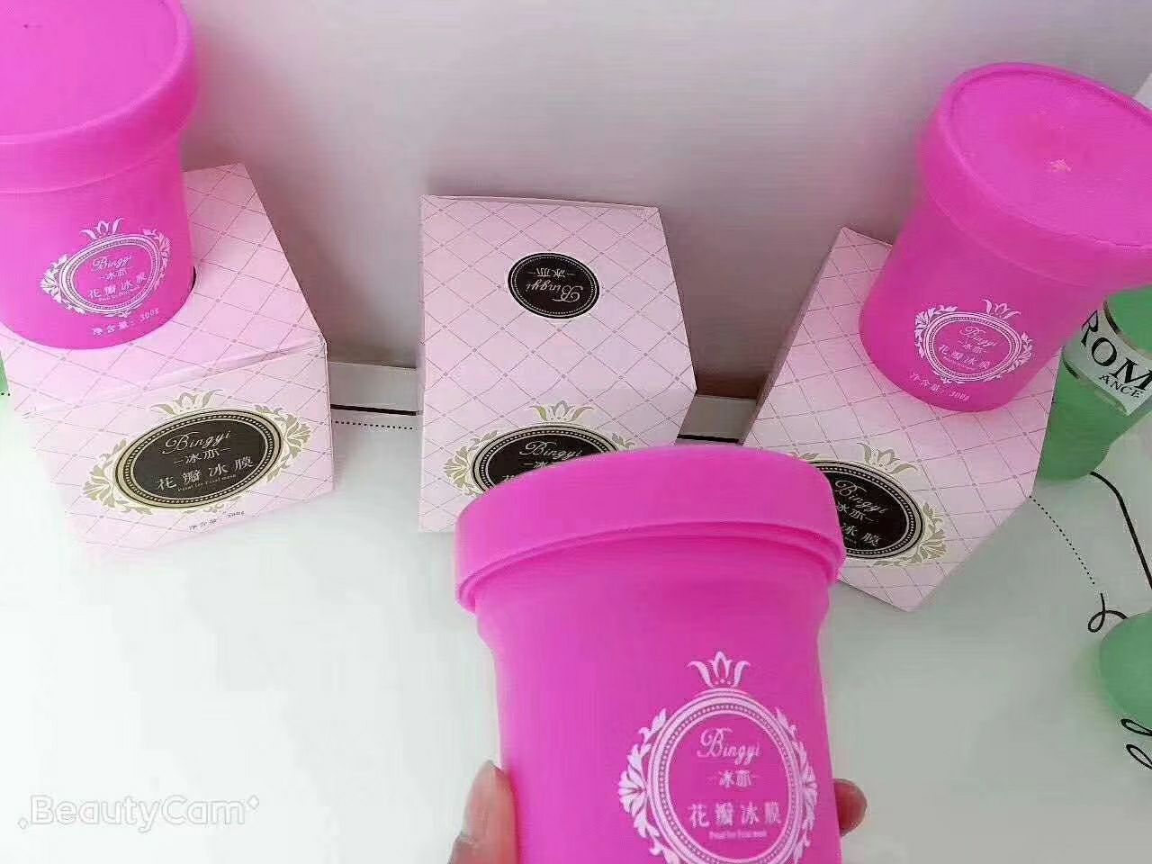花瓣冰膜一桶可以用30多次，祛痘 补水 美白 效果超级不错