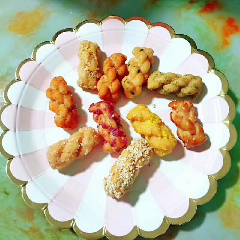 重庆小麻花，十种口味，八元一袋。诚招代理，600元开启赚钱模
