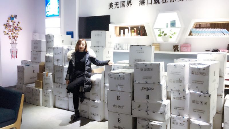 【艾璐卡】正品微商爆款，低门槛招代理，名额有限哦！定制下一个