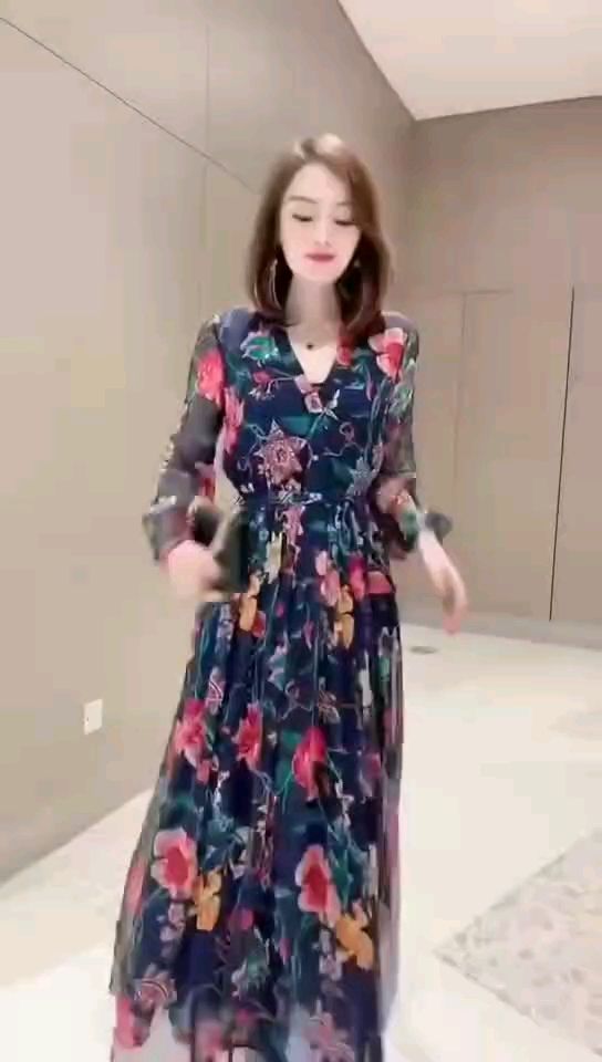欧韩原单高端爆款女装批发，八千家一手厂家货源