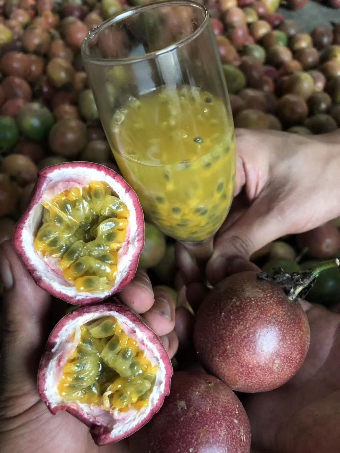 新鲜水果和各种小零食
