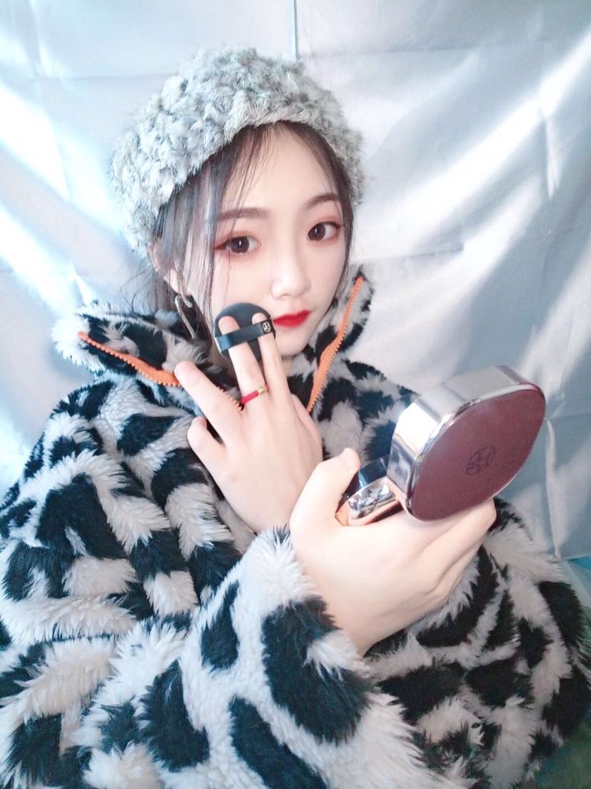 欧束气垫女孩