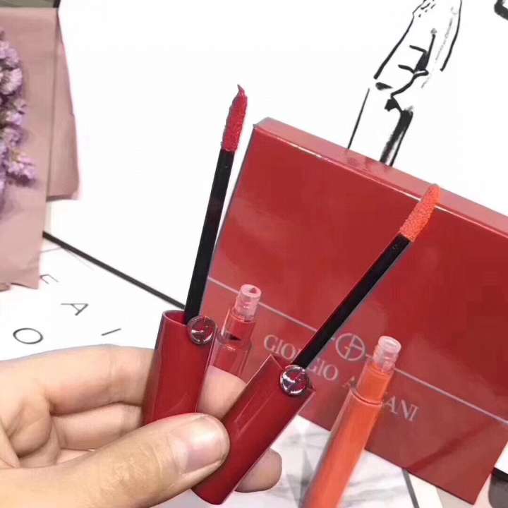 微商化妆品一件代发货源(图2) 微商化妆品一件代发货源(图2)