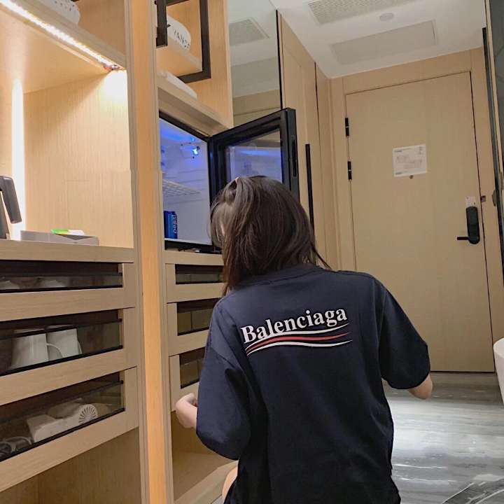 厂家直销地摊一手货源服装1到15元(图1) 厂家直销地摊一手货源服装1到15元(图1)