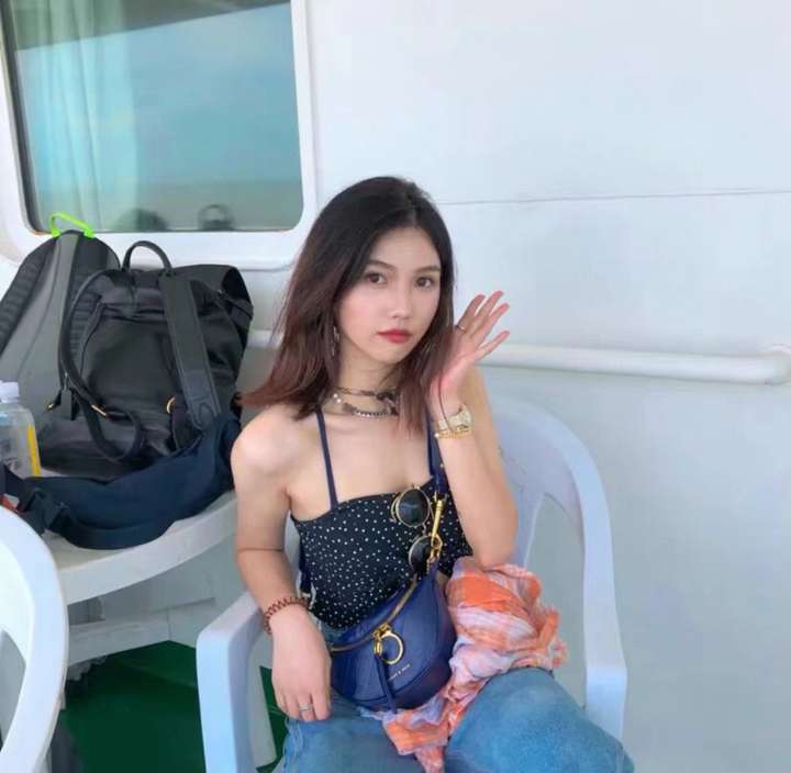 广州十三行复古棉麻服装批发货源(图2) 广州十三行复古棉麻服装批发货源(图2)