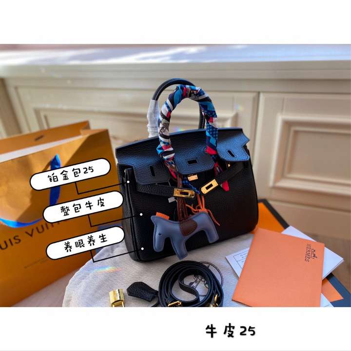 精选品牌包包代理厂家货源(图2) 精选品牌包包代理厂家货源(图2)