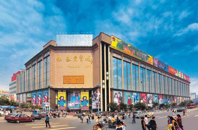 做女装在郑州货源在哪找