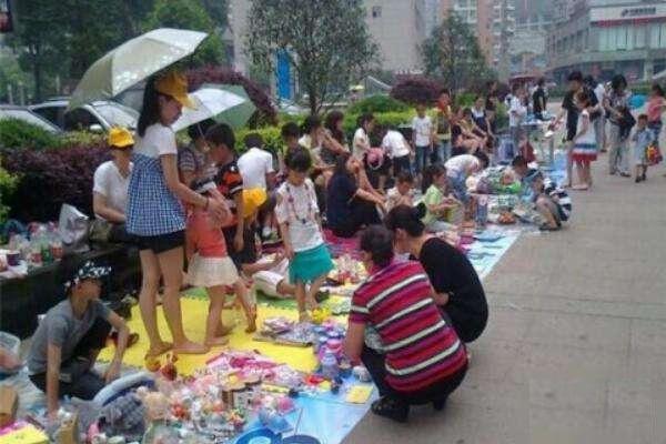 找批发摆地摊货源(摆地摊的货源从哪里批发)