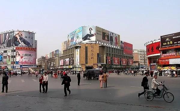 做女装在郑州货源在哪找