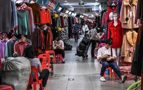 开店服装店货源怎么找的