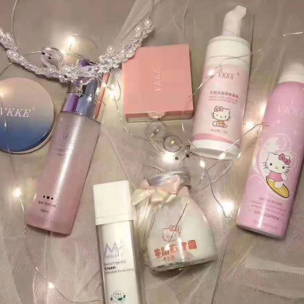 少女时代  各大网红同款护肤品 招代理