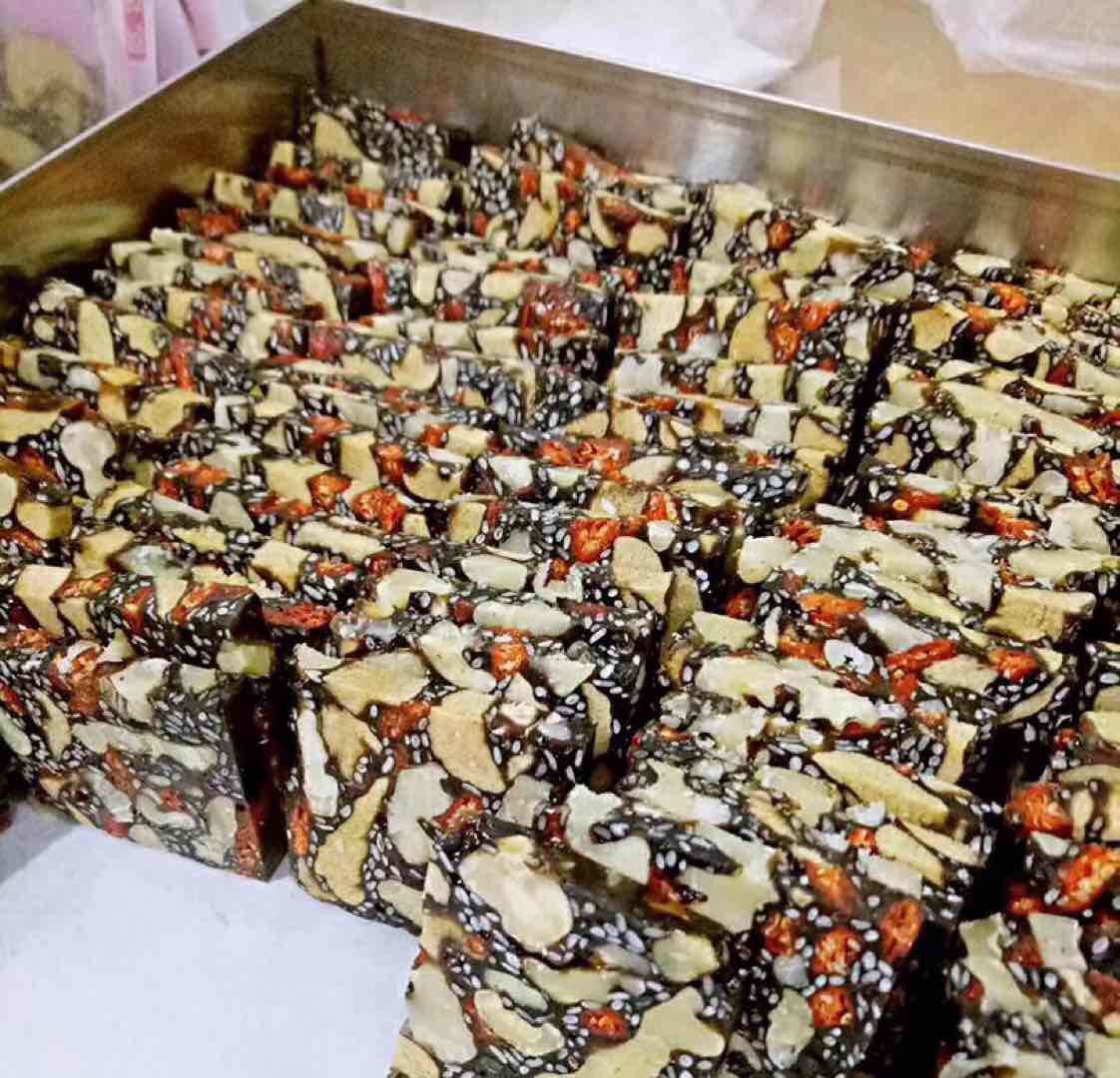 亲自熬制阿胶糕 亲自熬制 吃了还想吃
