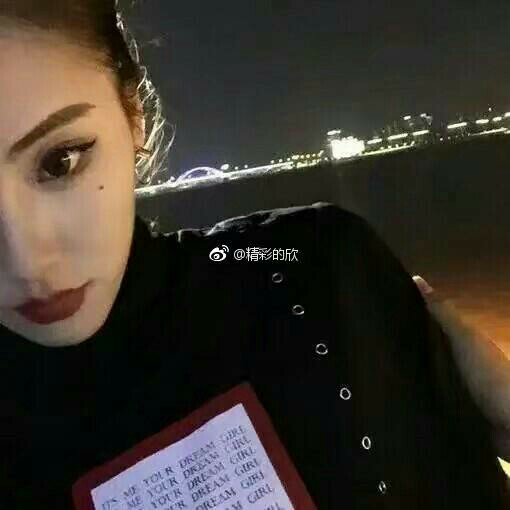 各种潮流大牌 美衣 彩妆 包包 饰品....加我微信哦~