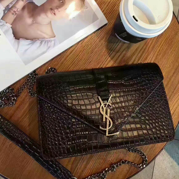 代理品牌包包 代理费四百 给你最好的货源 质量没的说