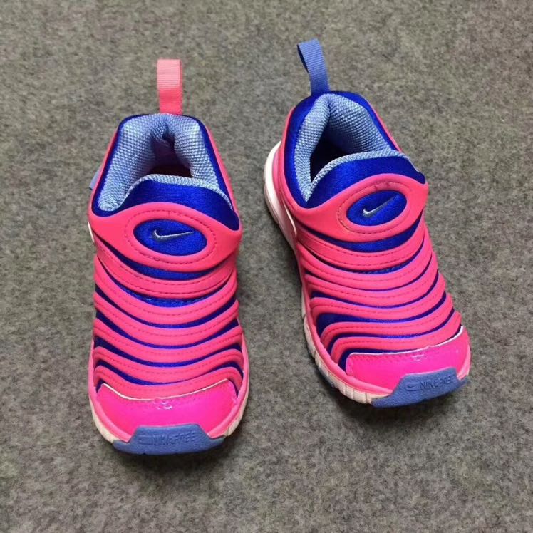 各种品牌鞋子衣服都有，需要了解的可以加微信，