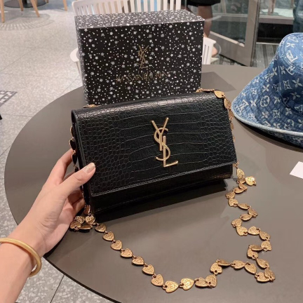 各种时尚女包批发 (ysl、迪奥、酷奇、寇驰、香奈儿) 招代理