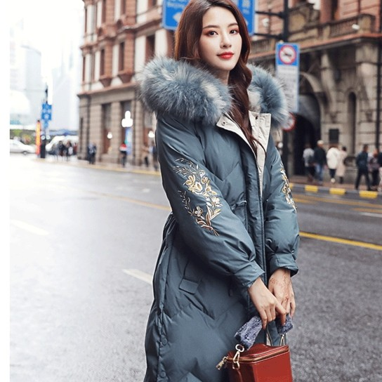 厂家直供羽绒服，款式多样，一件代发，供应电商，微商，实体均可