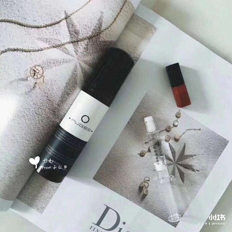 一款MOSTLY TINY净颜洁面慕斯洗面奶，称为肌肤吸尘器