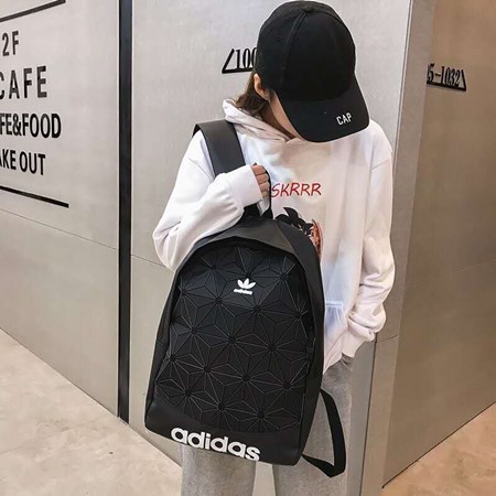 各大潮牌一手货源 免费招收代理 一件也给您代发